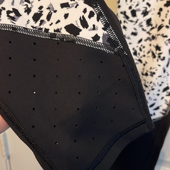 Athleta NWT Printed Stealth TruCool Capri - Picture 6 of 12